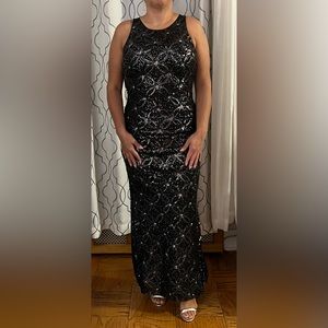 Elegant embroidery motifs on this shimmering gown